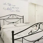 La Dukesca Chic Naples